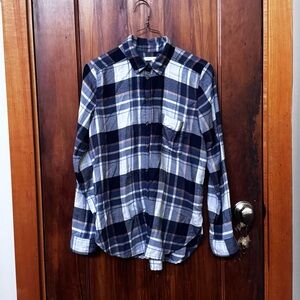 American Eagle Outfitters Blue and Gray Flannel Shirt Button Down (XS)